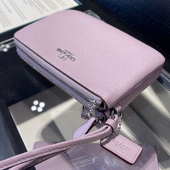 Coach Handbags - Coach Double Corner Zip Wristlet
SV/Soft Lilac